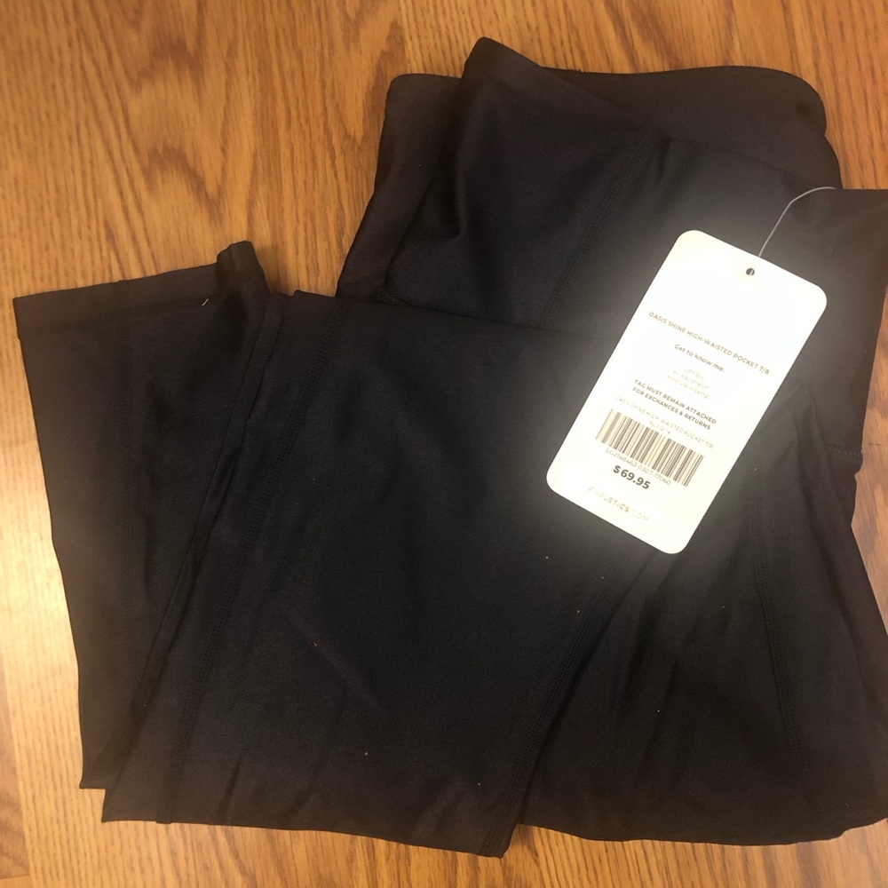 Fabletics black shine oasis high waisted 7/8 leggings with pockets -size XL